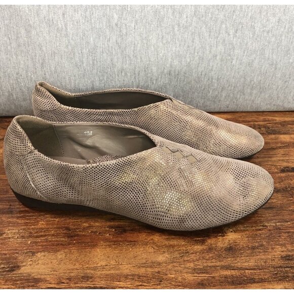 Gucci Womens Size 11 M Flats Loafers Slip On Shoes Italy Taupe - Picture 1 of 9